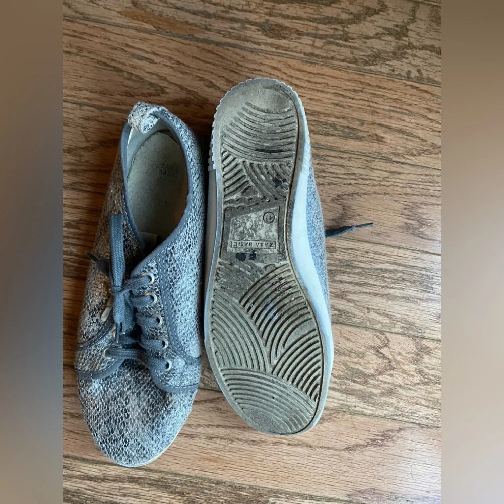 Zara sneakers Shoes Silver Animal Print Eu 41 US 10 excellent preowned condition